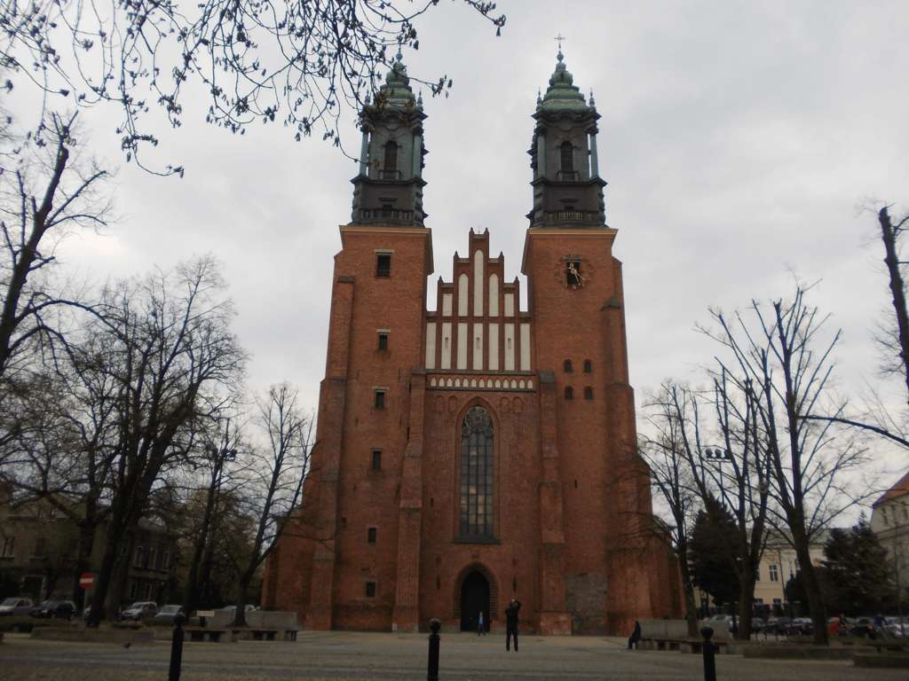 Poznań katedra 23